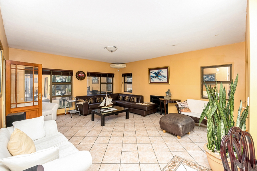 6 Bedroom Property for Sale in Sunset Beach Western Cape